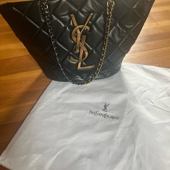 Saint Laurent Black Quilted Bag - Picture 1 of 6